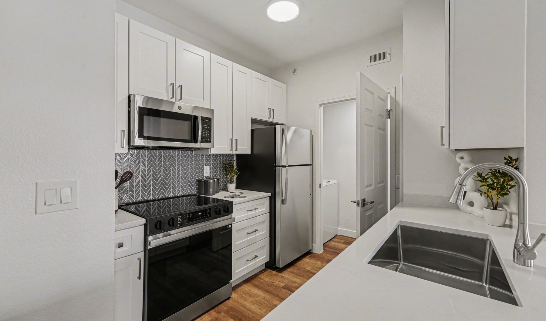 Newly Renovated Kitchen